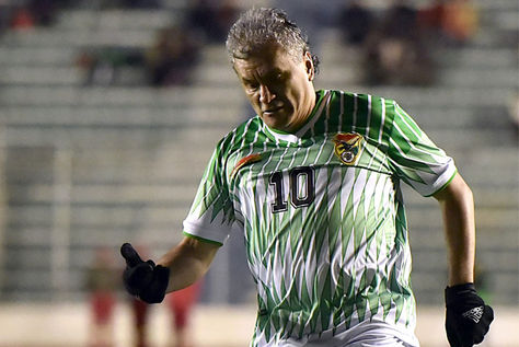 El "Diablo" Marco Antonio Etcheverry en el partido homenaje en La Paz. Foto: José Lavayén