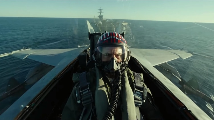 La secuela de Top Gun tendrá varios guiños a la cinta clásica de los ochentas, como el casco con el nombre de “Maverick” escrito al frente (Foto: Captura de Pantalla)