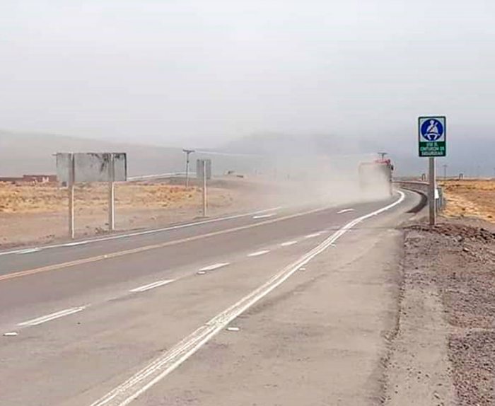 La visibilidad se perdió por la erupción del volcán.