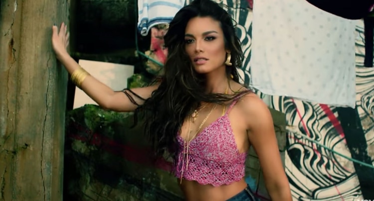 Zuleyka Rivera es una ex Miss Universo que ahora destaca por bailar a ritmo de Daddy Yankee (Foto: YouTube)