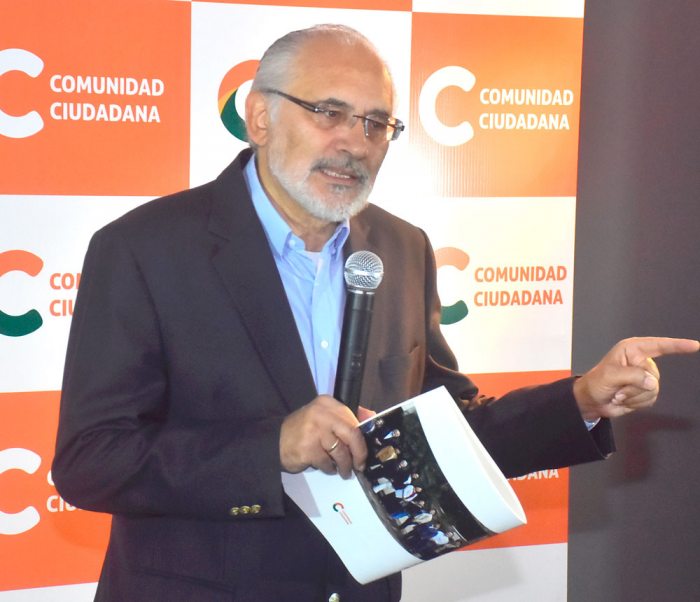 EL CANDIDATO DE LA ALIANZA COMUNIDAD CIUDADANA (C.C.), CARLOS MESA, CUANDO PRESENTÓ EL PLAN DE GOBIERNO DE SU PARTIDO.