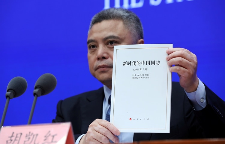 La presentación del “libro blanco” del Ejército chino (Reuters)