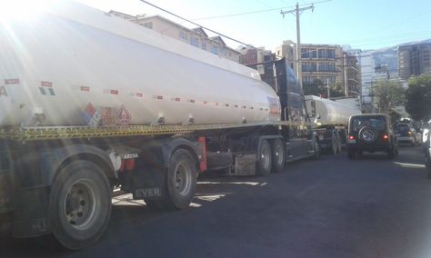 Las dos cisternas que fueron incautadas por la FELCN. Foto: Fernando Cartagena