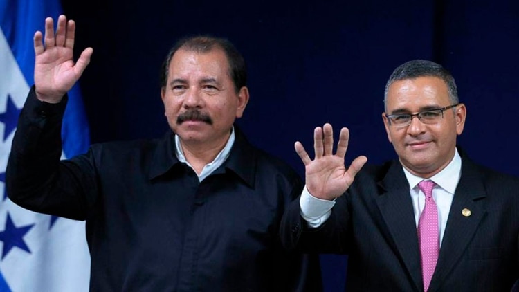 El ex presidente salvadoreño vive en Nicaragua desde 2016 y cobra un sueldo del régimen