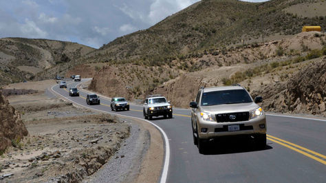 Entrega de una carretera en el departamento de Potosí. Foto: Archivo-ABI