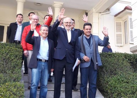 Al centro, Carlos Mesa; a la izquierda Gustavo Pedraza y a la derecha Luis Revilla. Con una chamarra roja, Adrián Oliva.