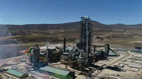 Una vista de la planta de cemento en Oruro
