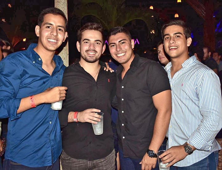 Bruna Feeney y Luciana Flores. Carolina Rueda, Camila Suárez y Camila Sadud. María Victoria…