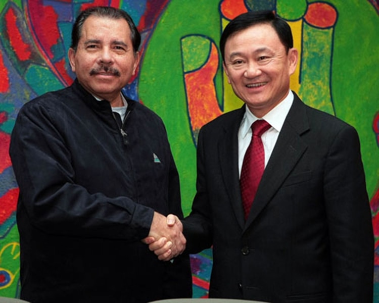 El ex Primer Ministro tailandés Thaksin Shinawatra, condenador por corrupción en su país, durante su visita a Nicaragua en enero de 2009. Luego fue declarado “embajador en misión especial” de Nicaragua.