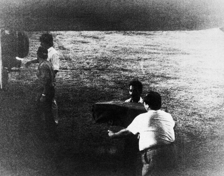 Esta es la foto que tomó Barry Seal donde se reveló la conexión del Cartel de Medellín y Pablo Escobar con miembros del gobierno sandinista de los 80. (Archivo)
