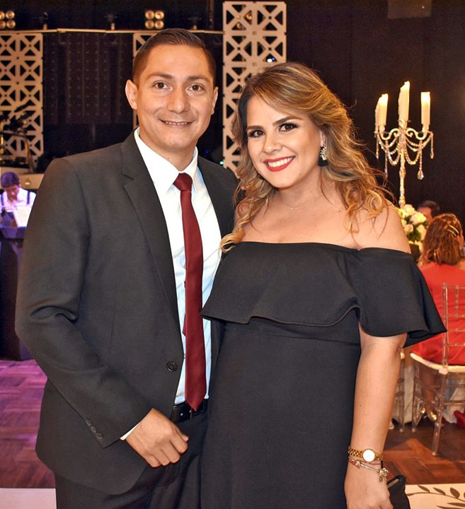 Andrea y Diego, felices por siempre Se conocieron en la fraternidad Tremendazos y el…