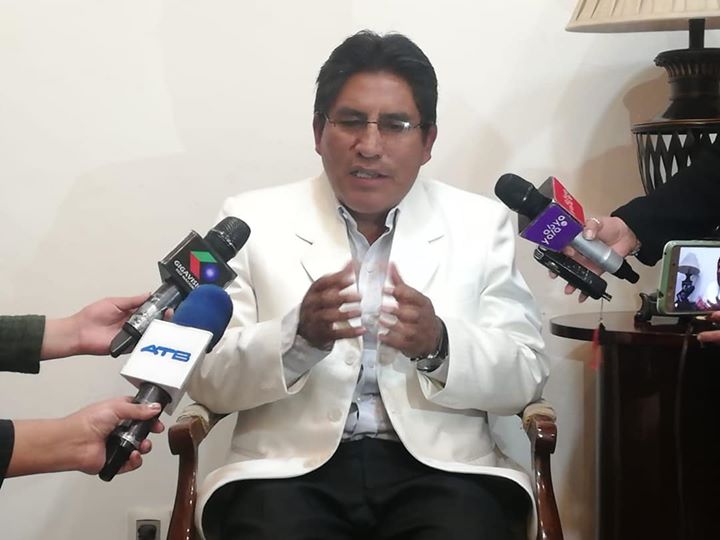 Candidato Presidencial se ratifica y no da marcha atrás, pide a mujeres no ser…