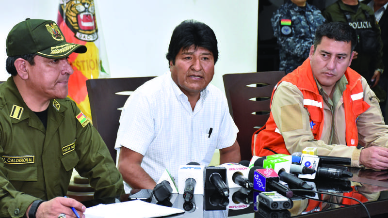 Tras incendios en Santa Cruz, Morales justifica los chaqueos