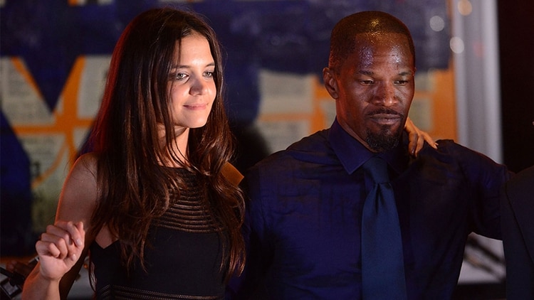 Holmes y Foxx se separaron después de su primera aparición en la gala MET, en mayo. Estaban juntos desde 2013, pero durante mucho tiempo decidieron no mostrarse ni hacer declaraciones