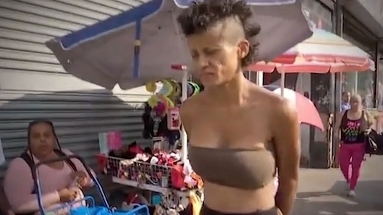 La joven sufrió de violencia, explotación sexual y fue ingresada el mundo de los narcóticos. Pasado el tiempo fue abandonada en las calles de Mahattan, donde el glamour de la farándula cambió por el frío de las calles (Foto: captura de pantalla)