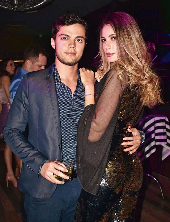 Súper ‘cumple’ de Alison La top model Alison Roca tiró la casa por la…