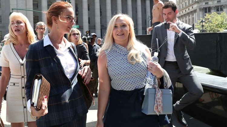 Virginia Giuffre ante la corte de Nueva York el martes. La mujer afirmó que fue obligada a tener relaciones sexuales con el príncipe Andrés cuando tenía 17 años. REUTERS/Shannon Stapleton