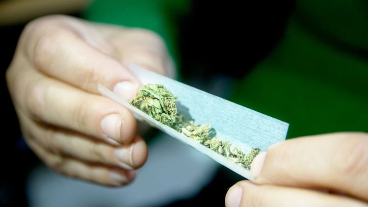 Nueva York relajó las penas por tenencia de pequeñas cantidades de marihuana