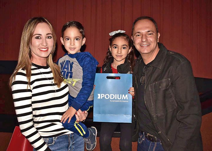 Una ‘peli’ con Podium Con influencers y sus hijos como invitados especiales, Podium, la…
