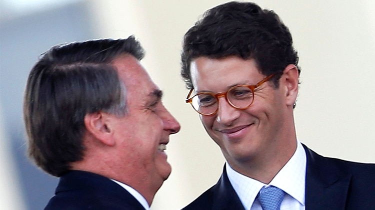 Ricardo Salles junto a Jair Bolsonaro (REUTERS/Adriano Machado)