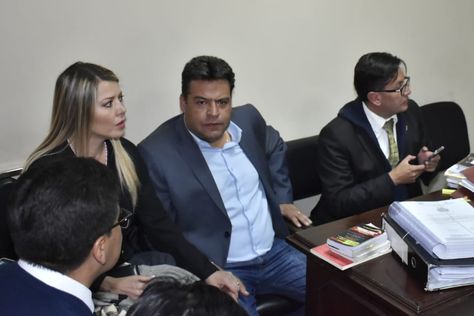 El alcalde Luis Revilla durante su audiencia de medidas cauterales por el caso Alpacoma en juzgados de la urbe alteña.