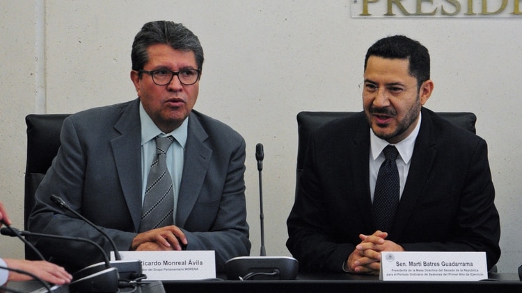 La reunión que López Obrador sostuvo con los legisladores tuvo de contextos la disputa política entre Martí Batres y Ricardo Monreal. (Foto: Cuartoscuro)