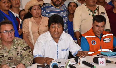 El presidente Morales informa sobre la llegada de un avión ruso.