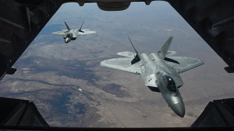Dos aviones de combate estadounidenses sobrevuelan Siria (EFE)