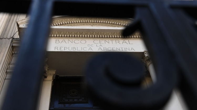 Fachada del Banco Central (Maximiliano Luna)