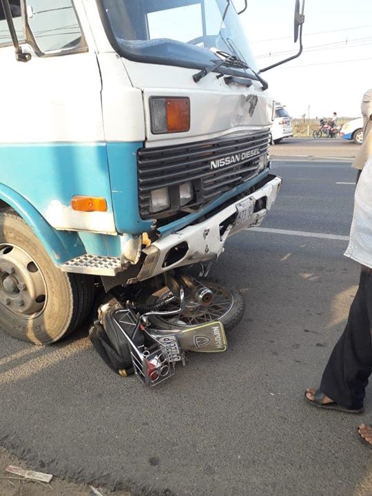 Fatal accidente carreterq al norte Km 13, motociclista muere debajo de un camión Un…