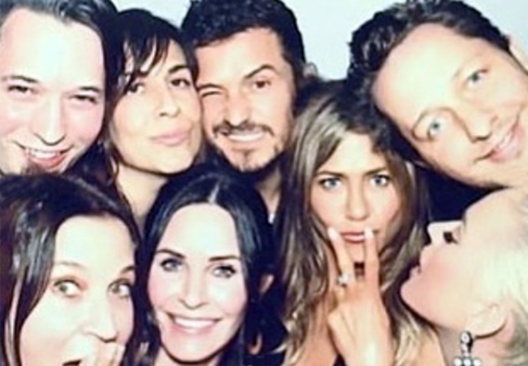 Una de las fotos del festejo de Jennifer Aniston en febrero