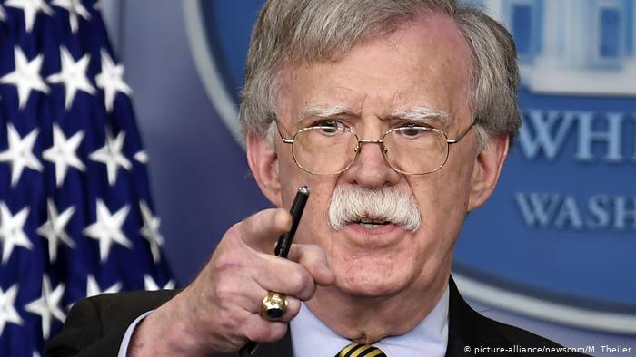 John Bolton en rueda de prensa en la Casa Blanca