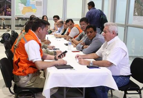 El ministro Zavaleta y el gobernador Costas analizan un posible plan conjunto para aplacar el fuego en la Chiquitanía.