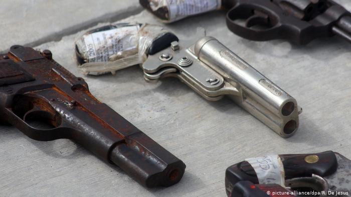 ChatarrizaciÃ³n de armas confiscadas en Tuxtla GutiÃ©rrez, estado de Chiapas, MÃ©xico.