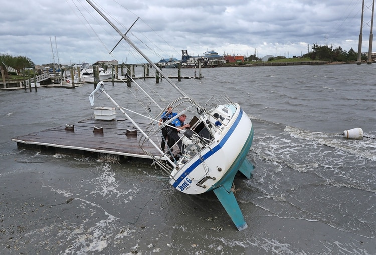 El huracán Dorian dejó extensos daños (Foto: AP)