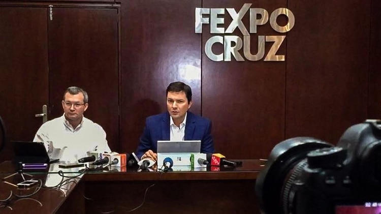 El presidente de la Expocruz 2019, Fernando Hurtado, cuando anunciaba la noticia de la suspensión de la inauguración