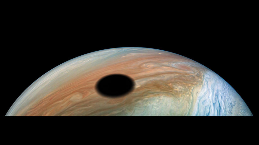 FOTOS: La NASA capta la imagen de un eclipse lunar en Júpiter