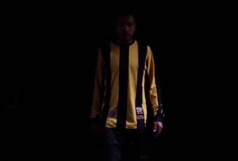 La polera conmemorativa de The Strongest. Foto: Club The Strongest