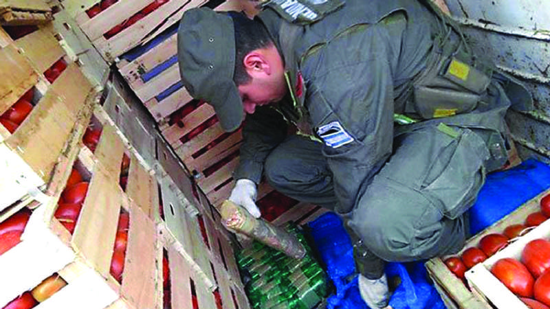 Tours express, aspiradoras y tomates, la droga entra a Argentina sin control