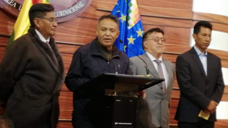 Cívicos instan a opositores a unirse por Bolivia y dejar de "morderse" en las elecciones