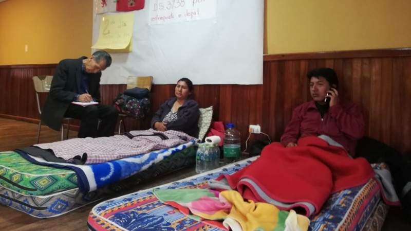 Huelguistas de Comcipo instalan su piquete en la Casa del Maestro
