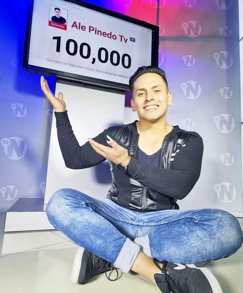 El presentador Alejandro Pinedo. 