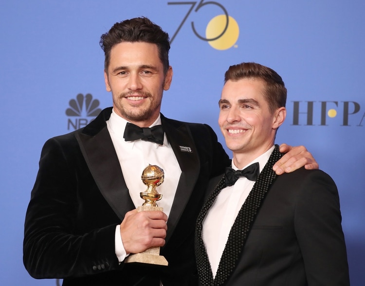 James Franco con el Globo de Oro que ganó en 2018 (Reuters)