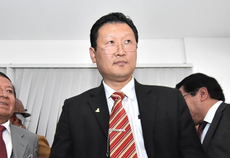 Polemico-perfil-de-un-candidato