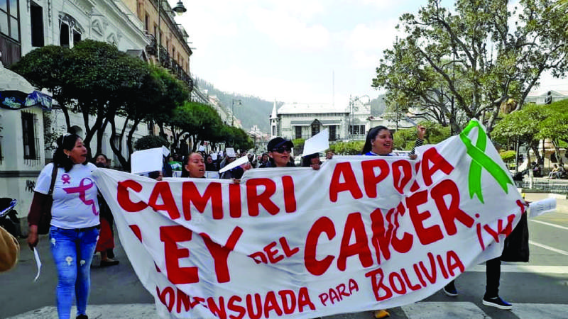 Cada vez más mujeres jóvenes son víctimas de cáncer en el país