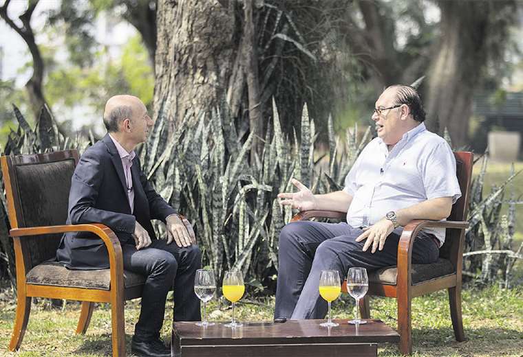 Entrevista. En el hotel Los Tajibos, un trotamundos comparte su experiencia