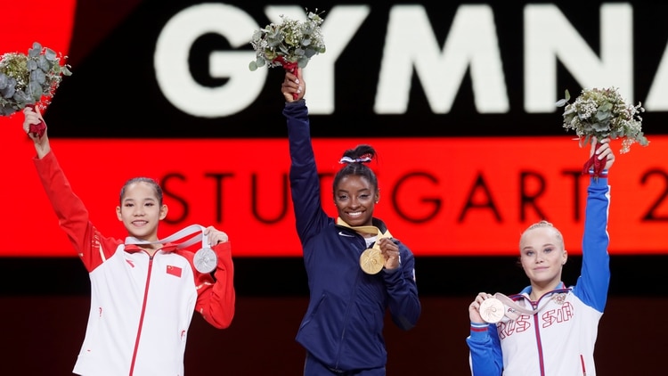 Simone Biles consiguió cinco oros en Alemania 