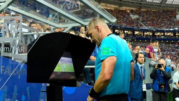 La IFAB analizará la utilización global del VAR
