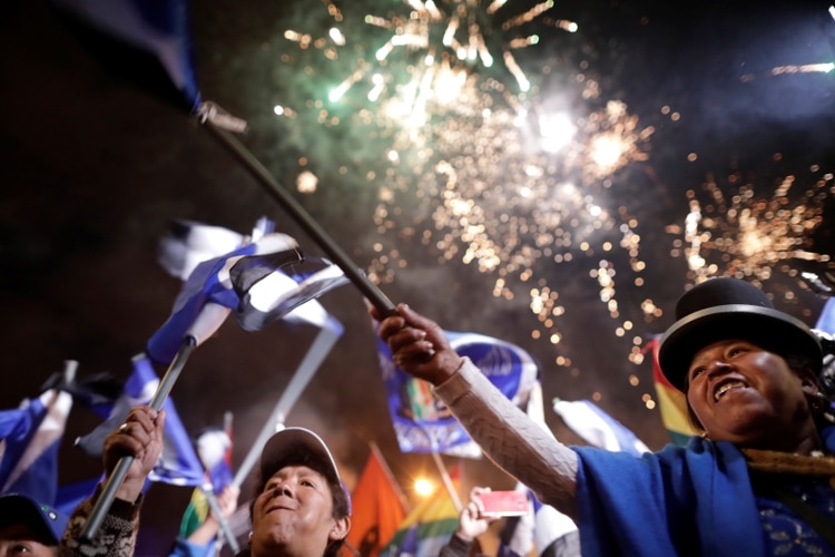 Simpatizantes de Morales durante el cierre de campaña en El Alto (REUTERS/Ueslei Marcelino)