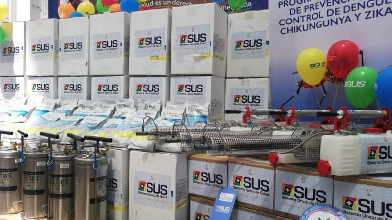 Avalado por el TSE, Morales continúa entregando obras a horas de las elecciones